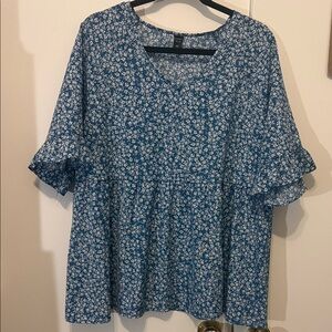 4 for $20💐Floral Blue Women's Top